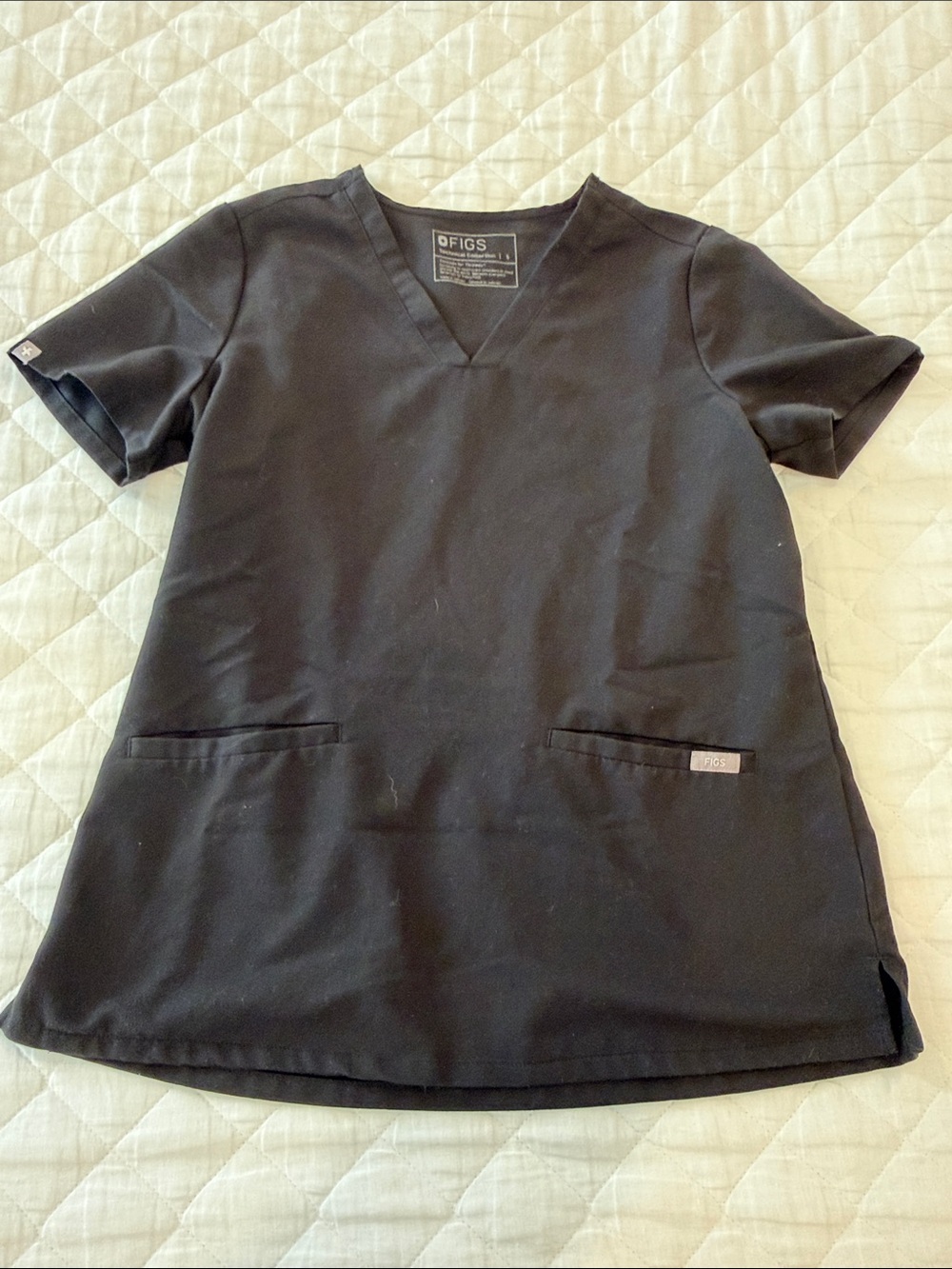 Figs Black V-Neck Short Sleeve Scrub Top - Picture 2 of 4